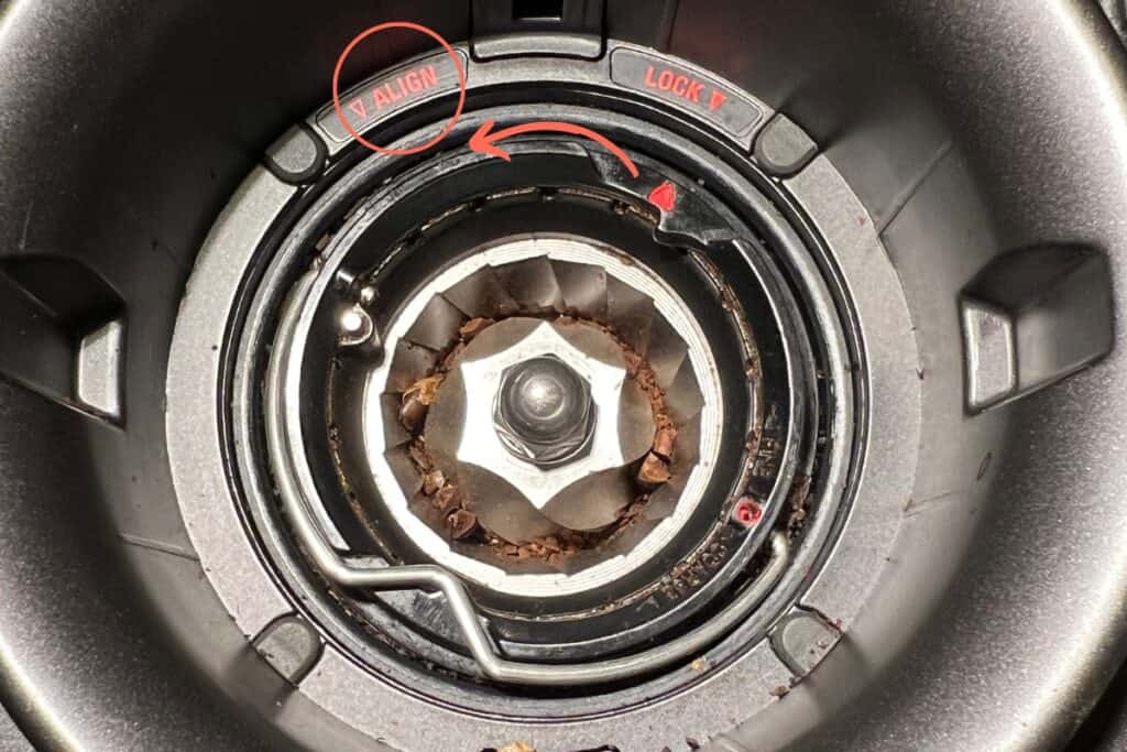 image showing how to get the top grinder out